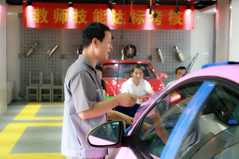 教師技能大練兵 嚴把教學(xué)質(zhì)量關(guān)