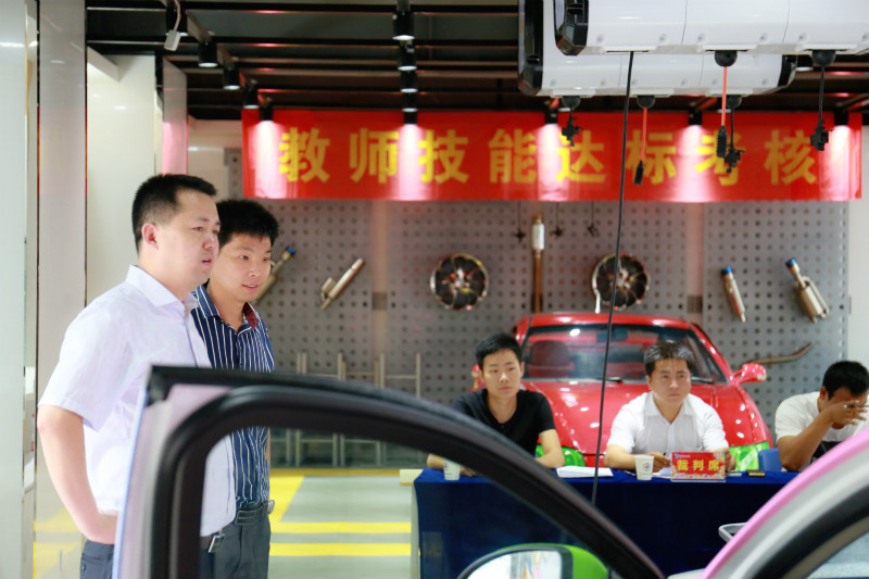 教師技能大練兵 嚴把教學(xué)質(zhì)量關(guān)