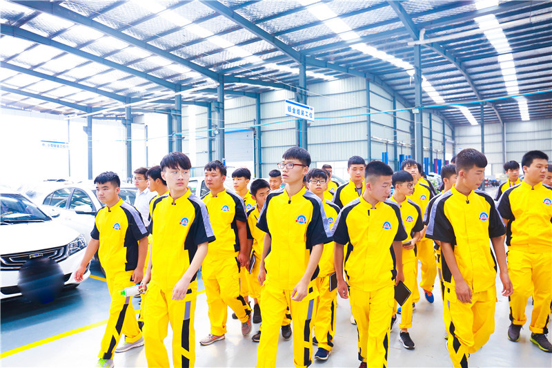 校企定向班學子企業(yè)游學9