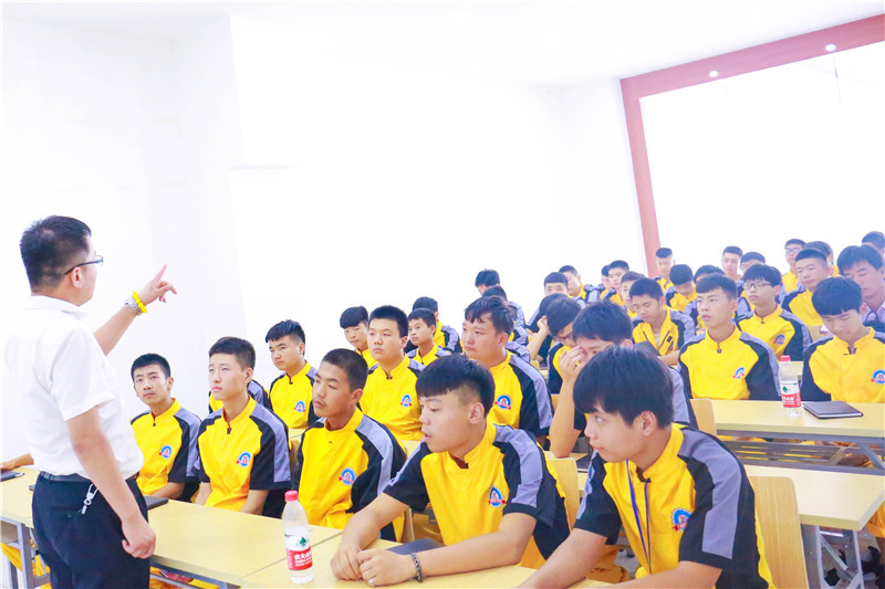 校企定向班學子企業(yè)游學10